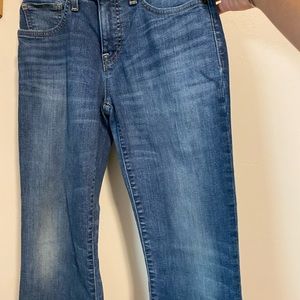Never worn Lucky Brand mid rise crop flared jeans